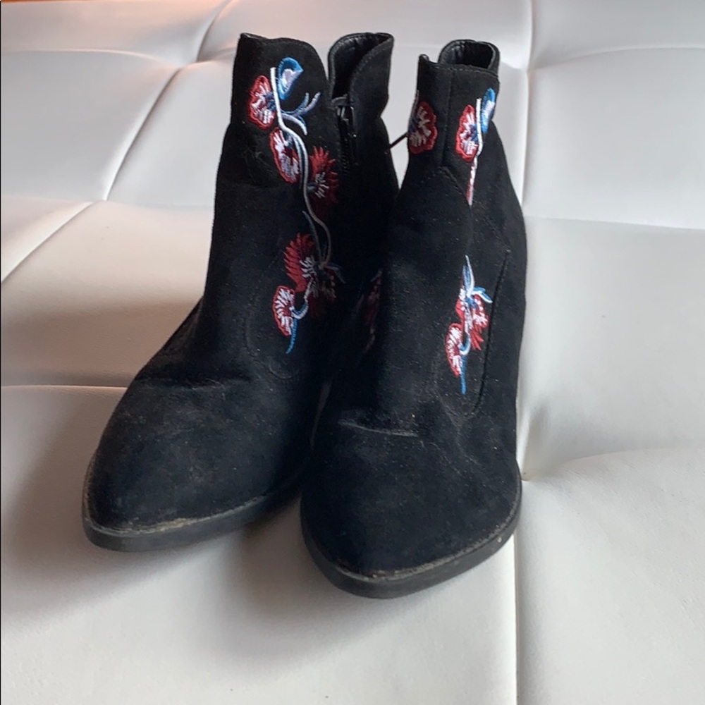 Carlos Santana Floral Embroidered Booties